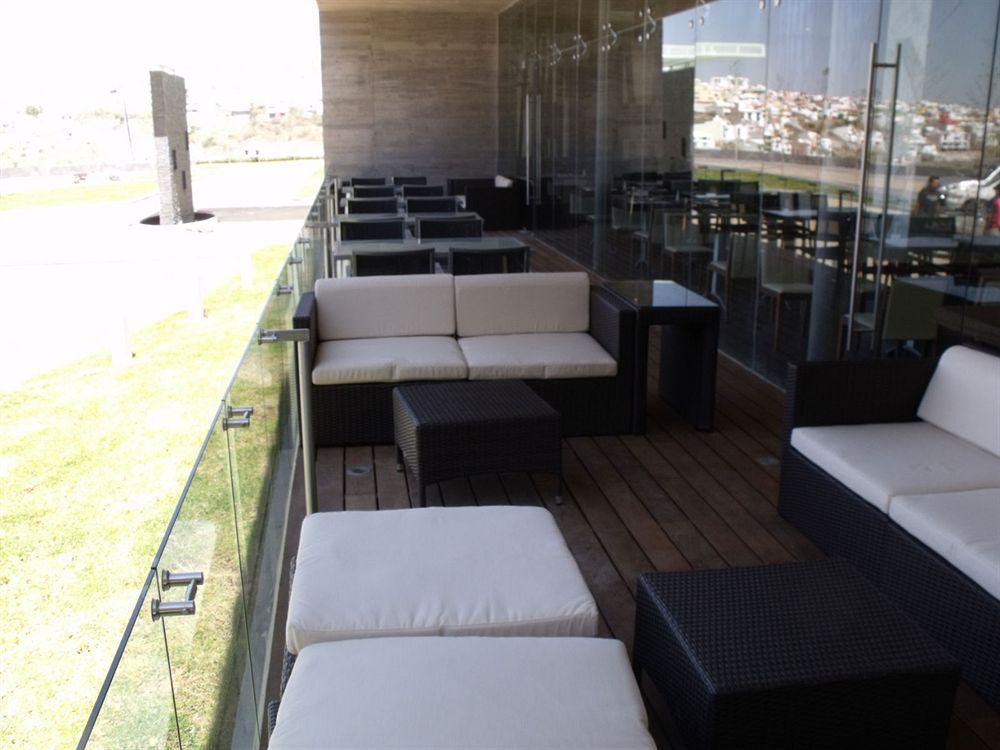 Casa Inn Premium Hotel Queretaro Miranda Exteriör bild The Sky Bar