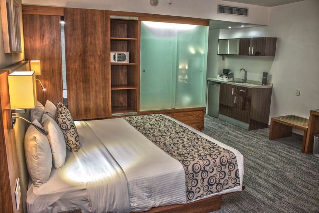 Casa Inn Premium Hotel Queretaro Miranda Rum bild A room at the hotel